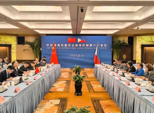 放話開(kāi)發(fā)南海島礁后,菲律賓稱(chēng)準(zhǔn)備起訴中國(guó),并派人來(lái)華舉行會(huì)談