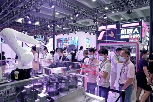 深圳市僑商會名譽(yù)會長楊國強(qiáng)旗下碧桂園 千璽機(jī)器人驚艷海絲博覽會